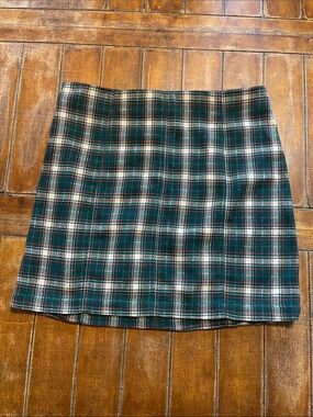 Plaid Mini Skirt in Dark Green and Cream